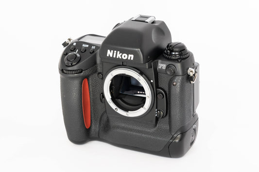 Nikon F5 AF SLR Film Camera Body w/MF-28 Multi Function Back