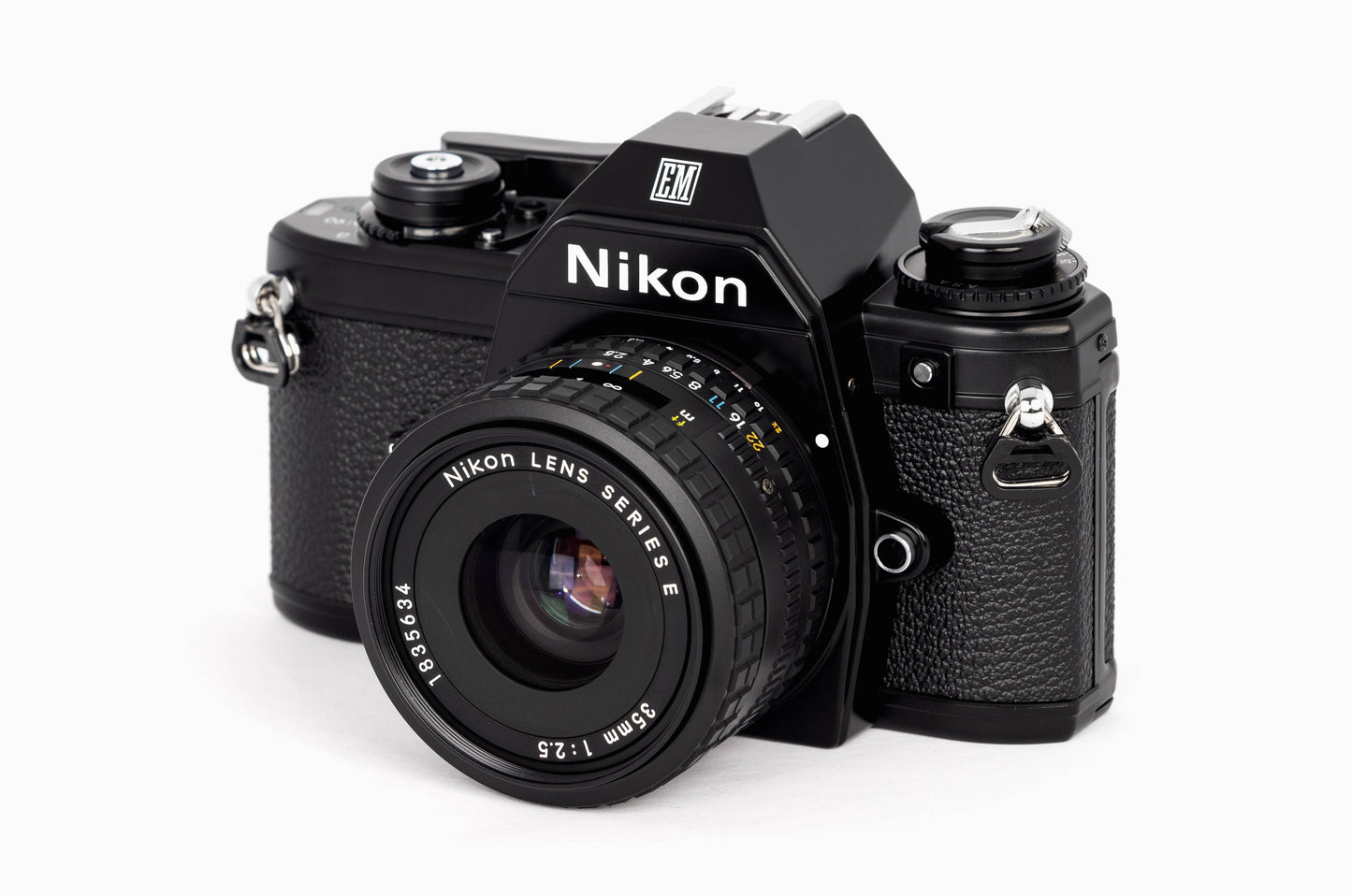 Nikon EM / Lens Nikon Series E 35mm F2.5